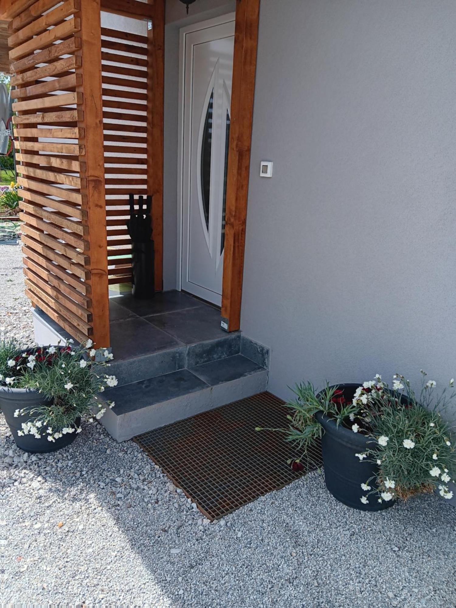 Kuca Za Odmor Capella Villa Stuti Exterior photo
